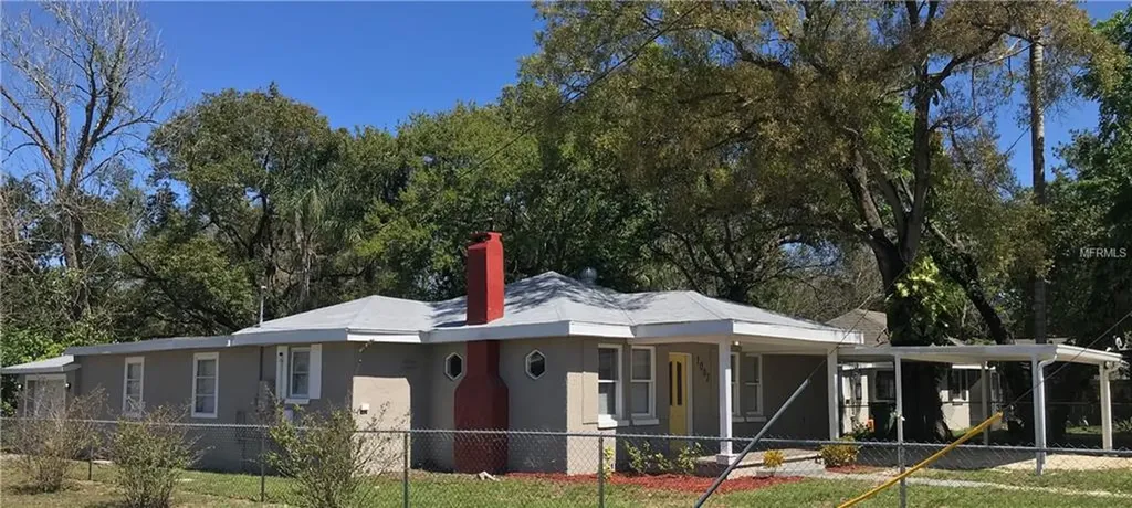 1002 E Seneca Avenue Tampa FL 33612