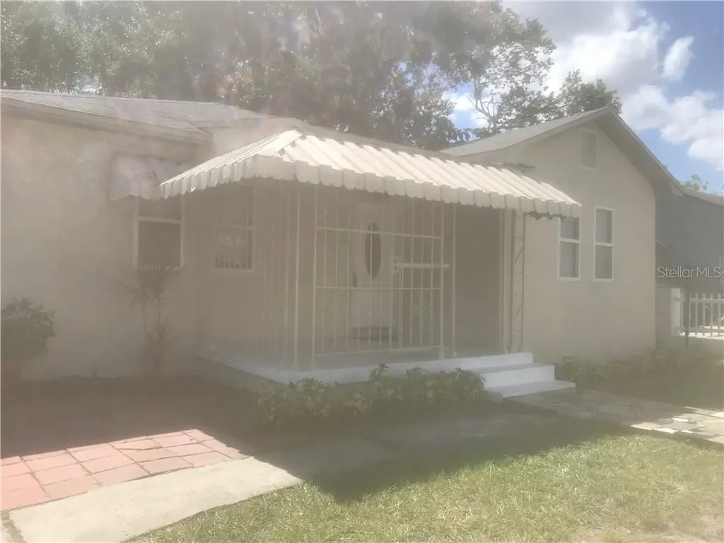 2116 W Saint Louis Street Tampa FL 33607