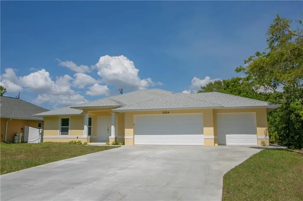 10234 Bay Avenue Englewood FL 34224