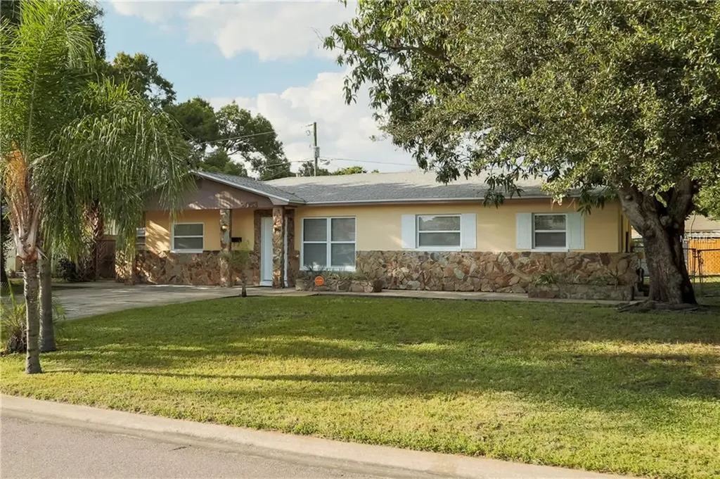 2053 63rd Avenue S St Petersburg FL 33712