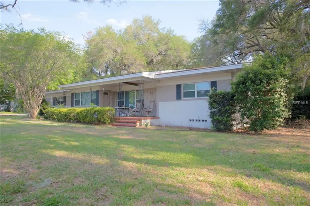 902 Cleveland Avenue Wildwood FL 34785