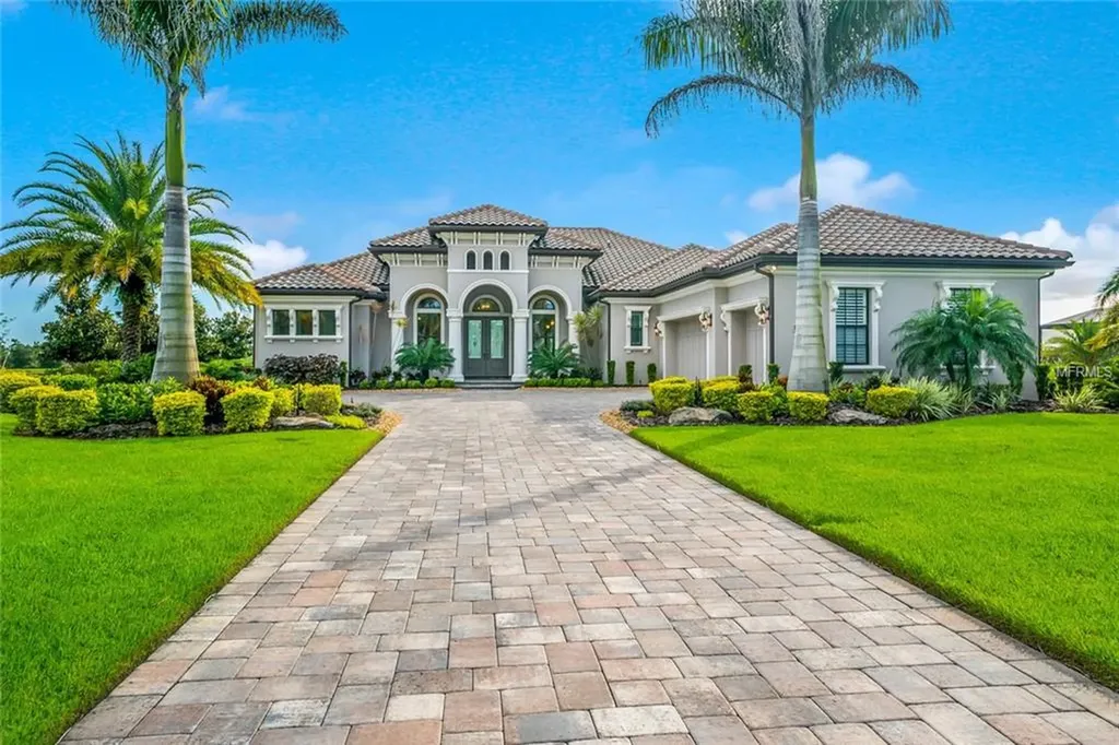 8484 Lindrick Lane Bradenton FL 34202