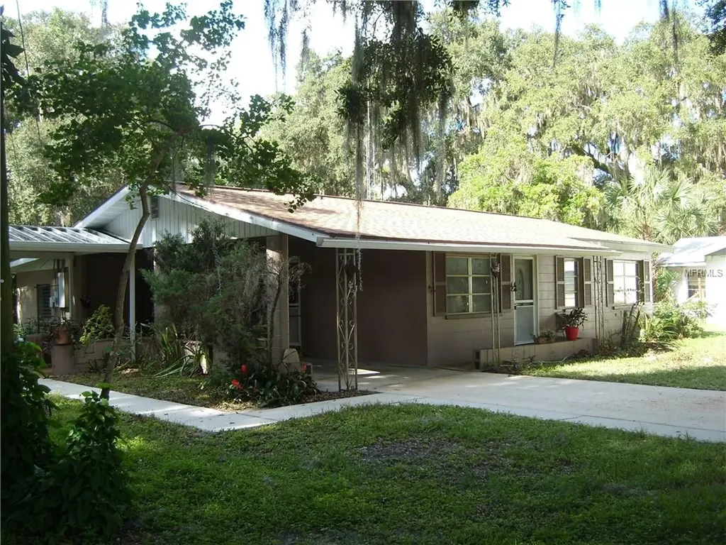 4197 Cr 400 Lake Panasoffkee FL 33538