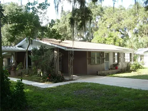 4197 Cr 400 Lake Panasoffkee FL 33538