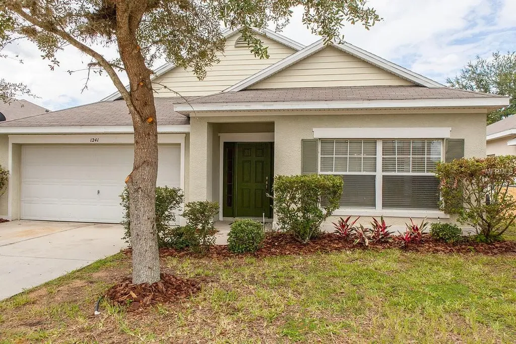 1241 Kellogg Drive Tavares FL 32778