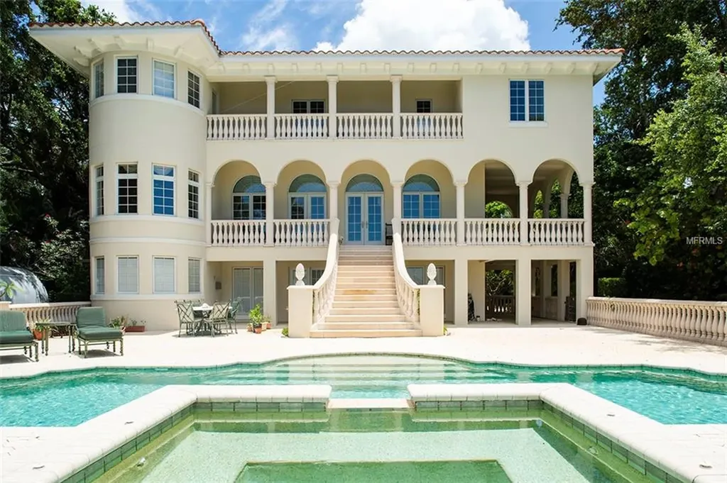1838 Park Street N St Petersburg FL 33710