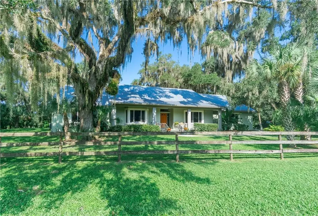 7087 Saddle Creek Lane Sarasota FL 34241