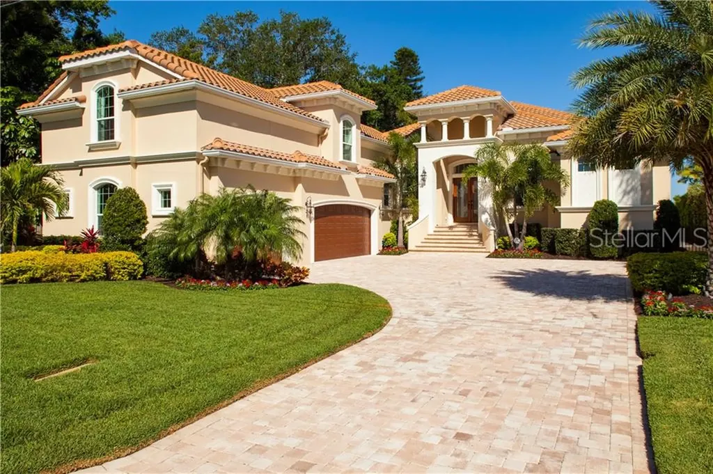 1210 Monterey Boulevard NE St Petersburg FL 33704