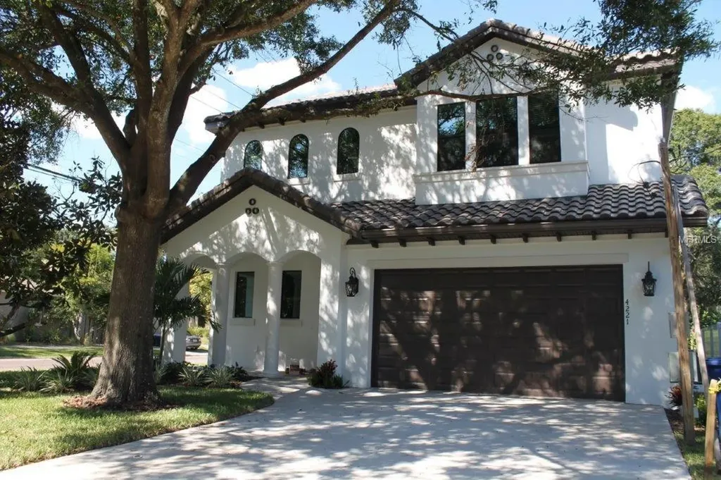 3124 W Paul Avenue Tampa FL 33611