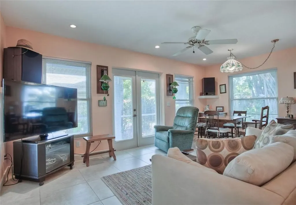 Bradenton FL 34209