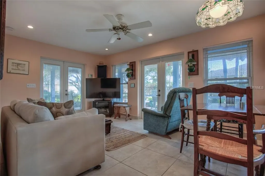 Bradenton FL 34209