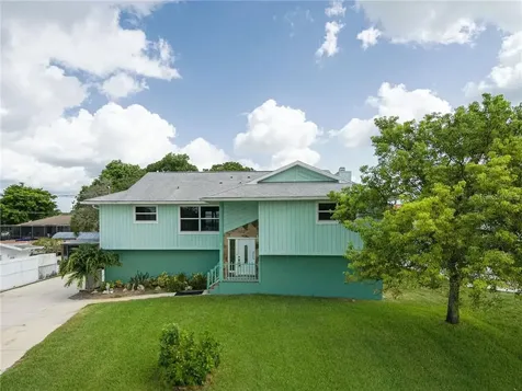 1052 Newton Street Englewood FL 34224