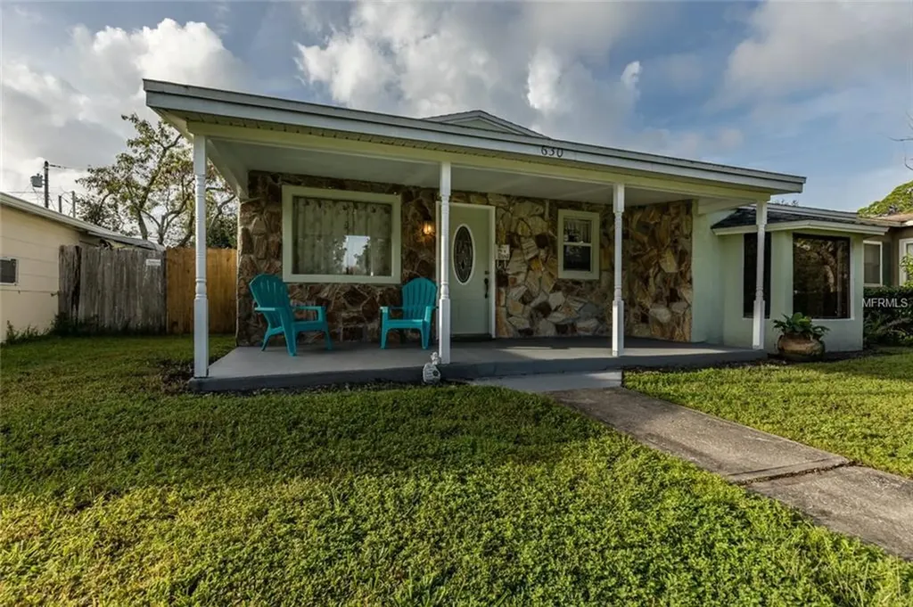 630 48th Avenue N St Petersburg FL 33703
