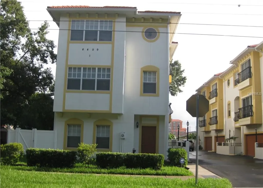 4409 W Gray Street Tampa FL 33609