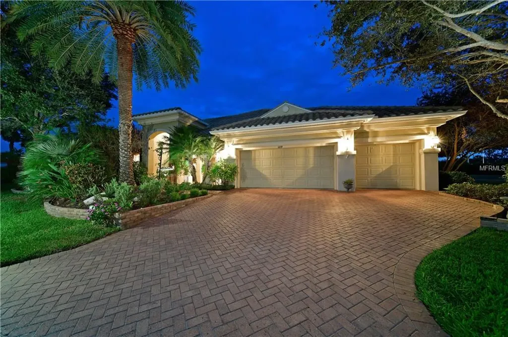 1039 Rainbow Court Bradenton FL 34212