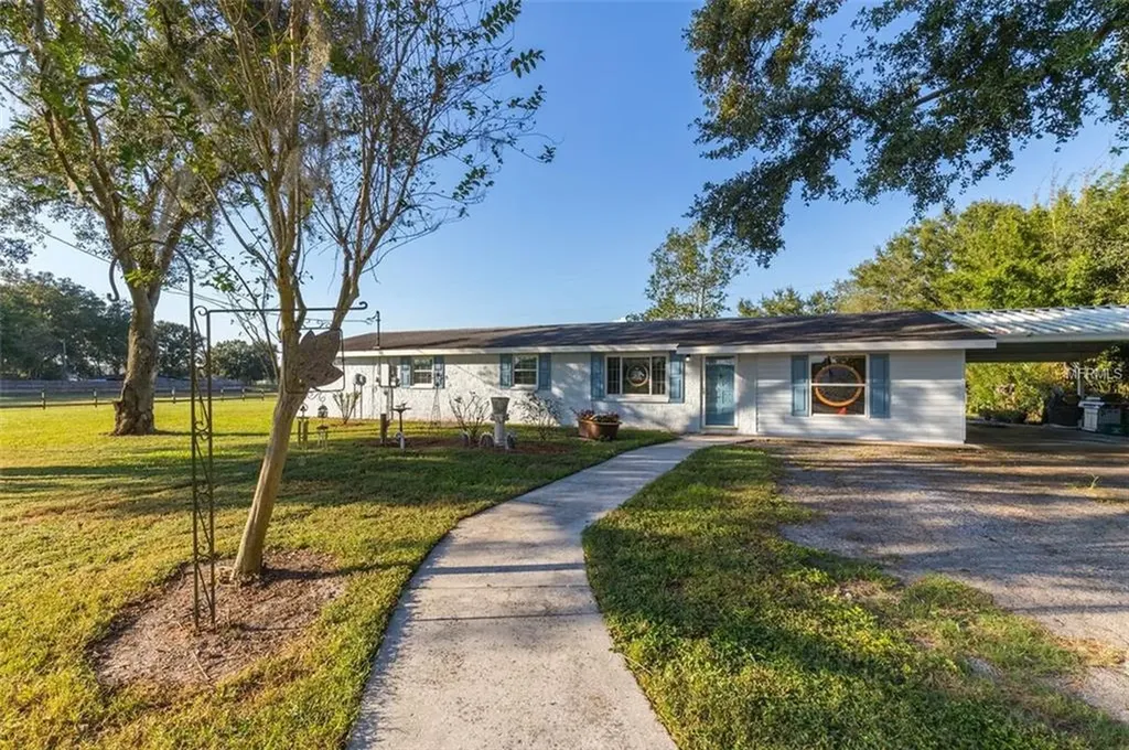 6708 W Knights Griffin Road Plant City FL 33565