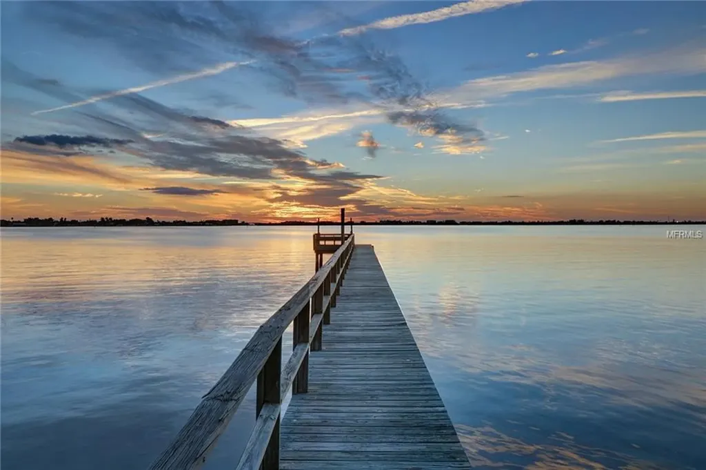 2010 Park Street N St Petersburg FL 33710