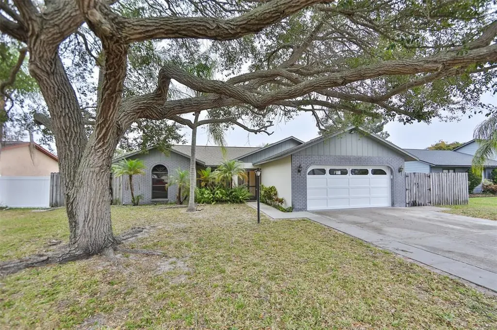 7033 13th Street E Sarasota FL 34243