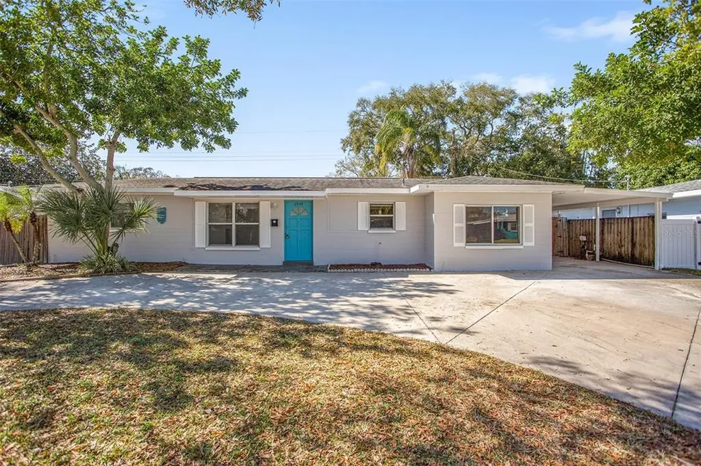 6944 17th Way N St Petersburg FL 33702