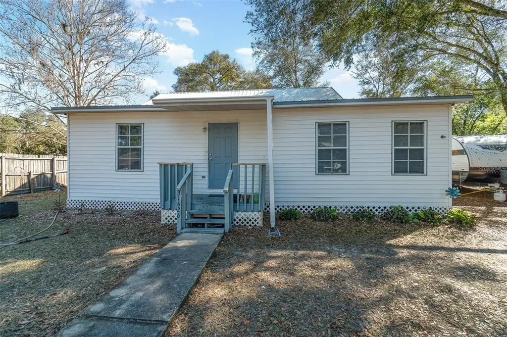 31626 6th Street Sorrento FL 32776