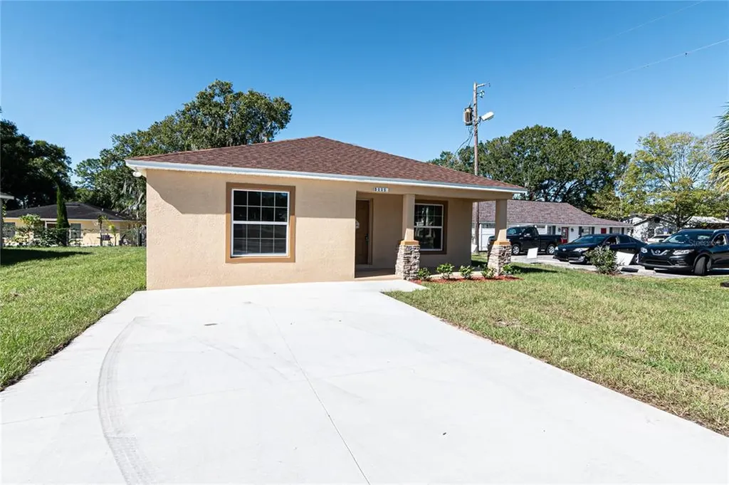 1209 E Ohio Street Plant City FL 33563