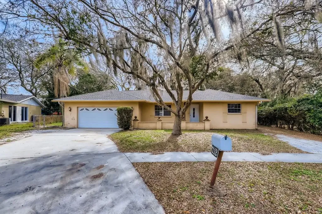7112 Wrenwood Circle Tampa FL 33617