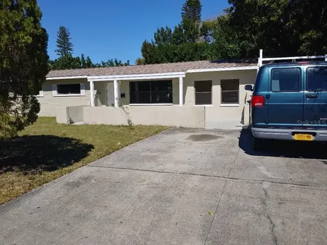 3811 Neptune Drive SE St Petersburg FL 33705