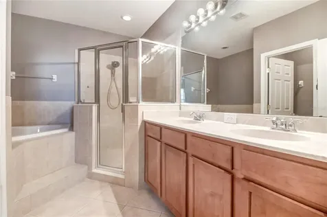 4553 Amberly Oaks Court Tampa FL 33614