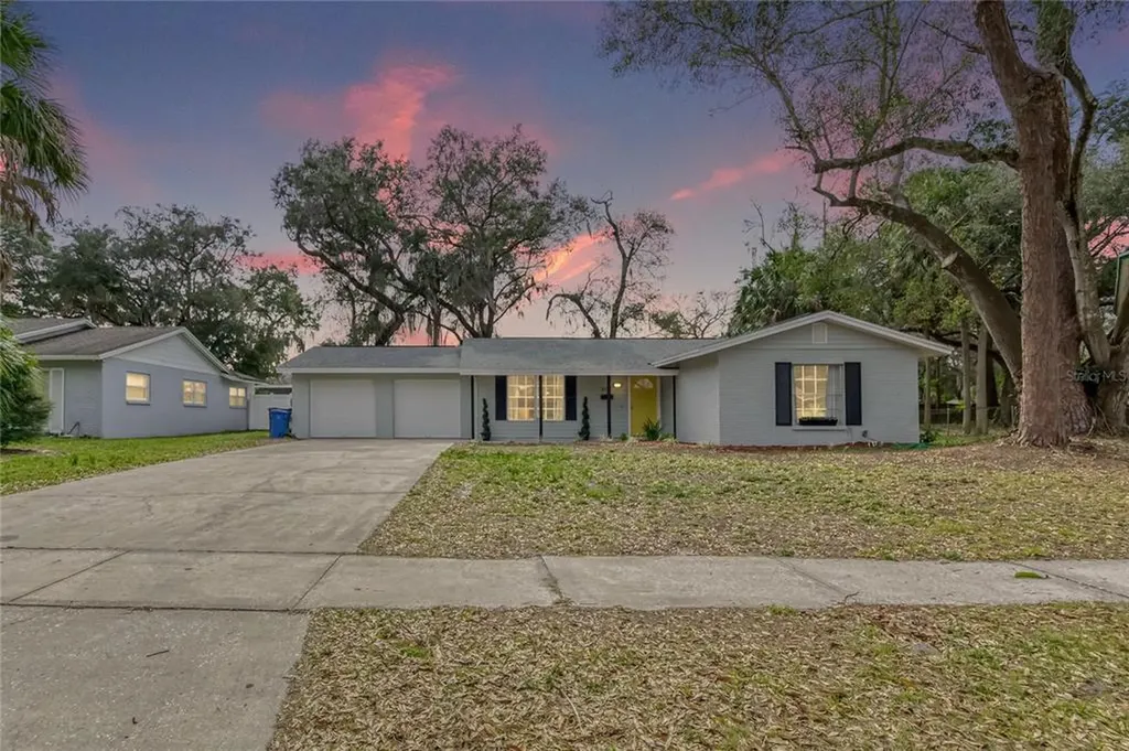 8022 W Pocahontas Avenue Tampa FL 33615