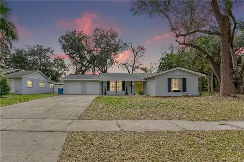 8022 W Pocahontas Avenue Tampa FL 33615