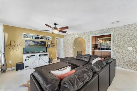 3847 N Lake Orlando Parkway Orlando FL 32808