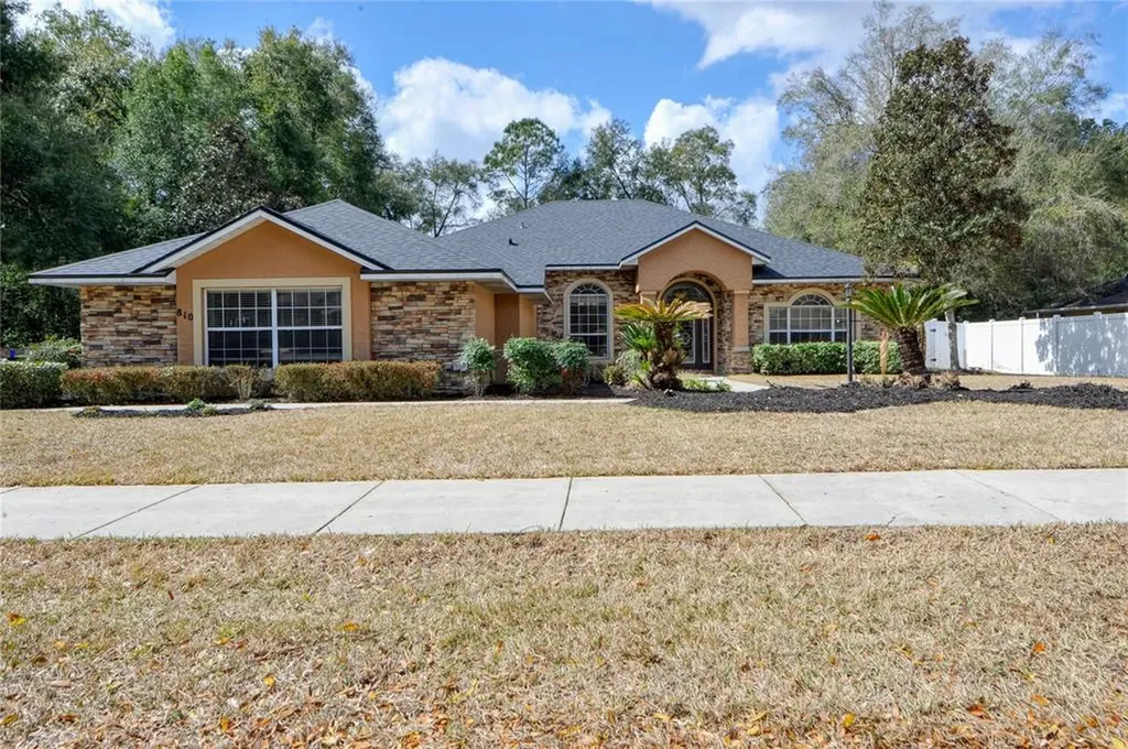 810 SE 50th Terrace Ocala FL 34471