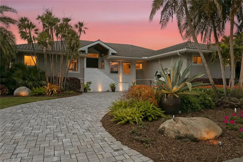 5339 62nd Avenue S St Petersburg FL 33715