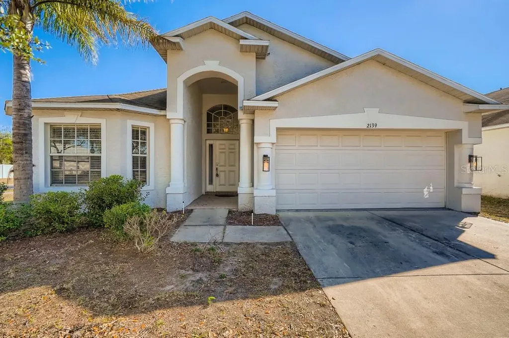 2139 Roanoke Springs Drive Ruskin FL 33570