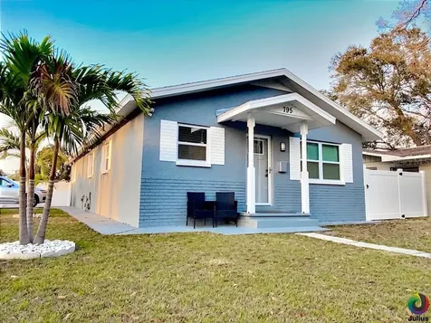 795 86th Avenue N St Petersburg FL 33702
