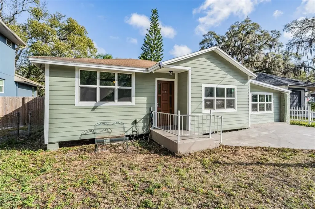 1906 E Idlewild Avenue Tampa FL 33610