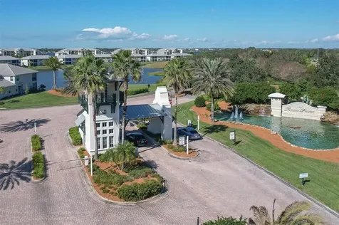 5021 Lake Overlook Avenue Bradenton FL 34208