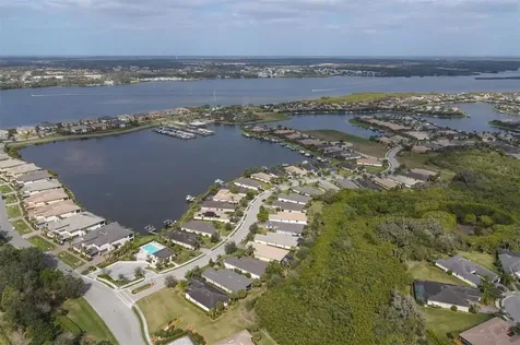 5021 Lake Overlook Avenue Bradenton FL 34208