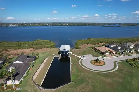 5021 Lake Overlook Avenue Bradenton FL 34208