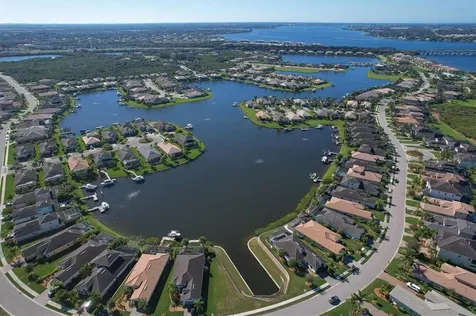 5021 Lake Overlook Avenue Bradenton FL 34208