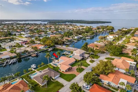 1991 Illinois Avenue NE St Petersburg FL 33703