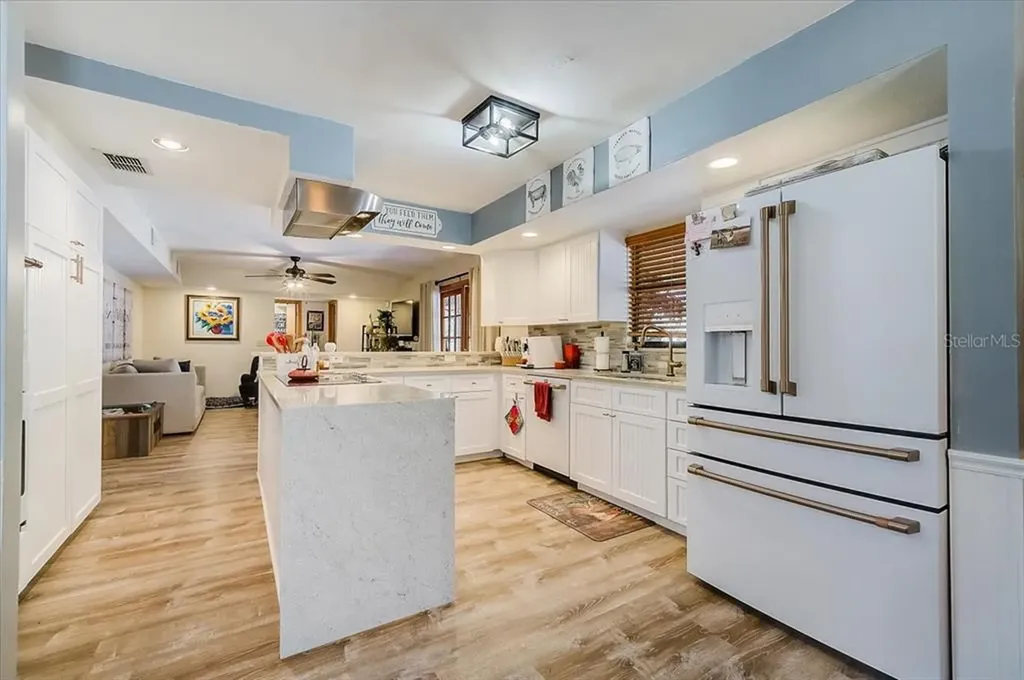 3389 49th Street Sarasota FL 34235