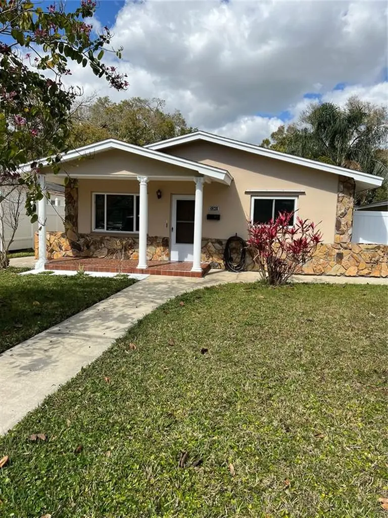 5341 10th Avenue N St Petersburg FL 33710