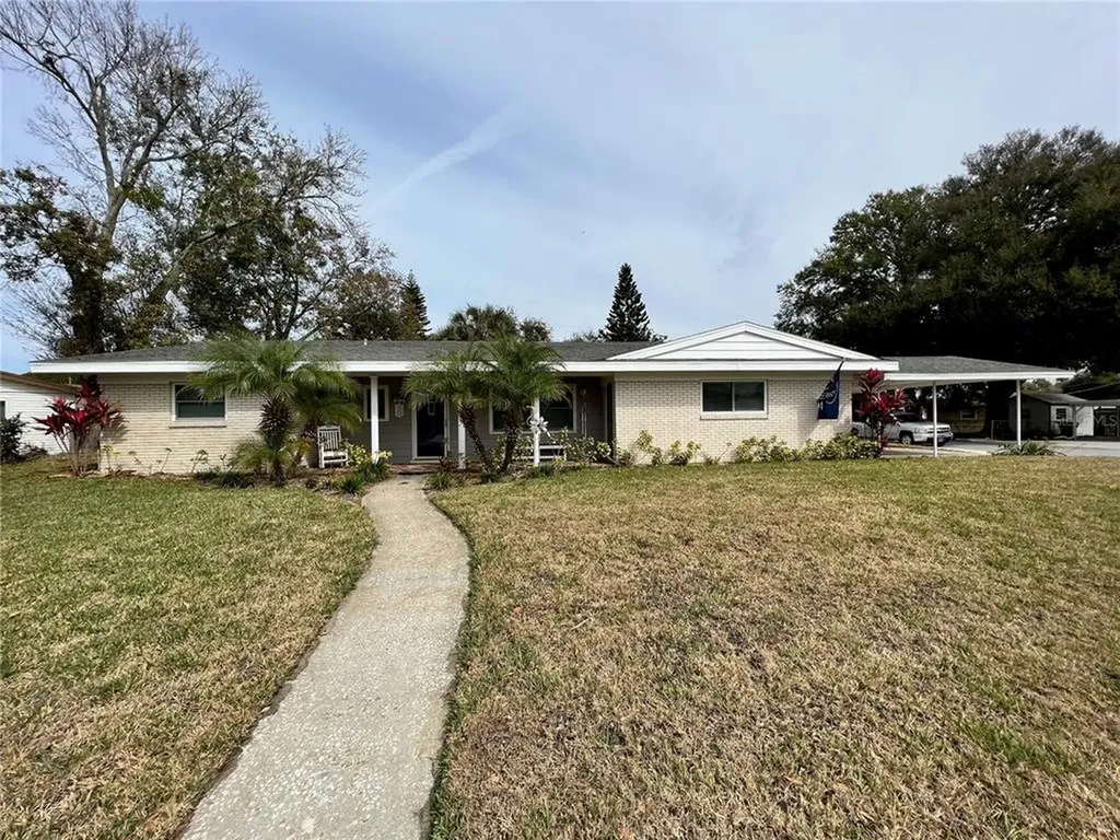 2023 Leisure Drive Winter Haven FL 33881