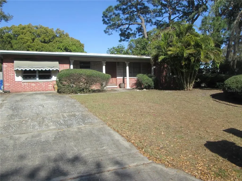 3295 56th Street N St Petersburg FL 33710