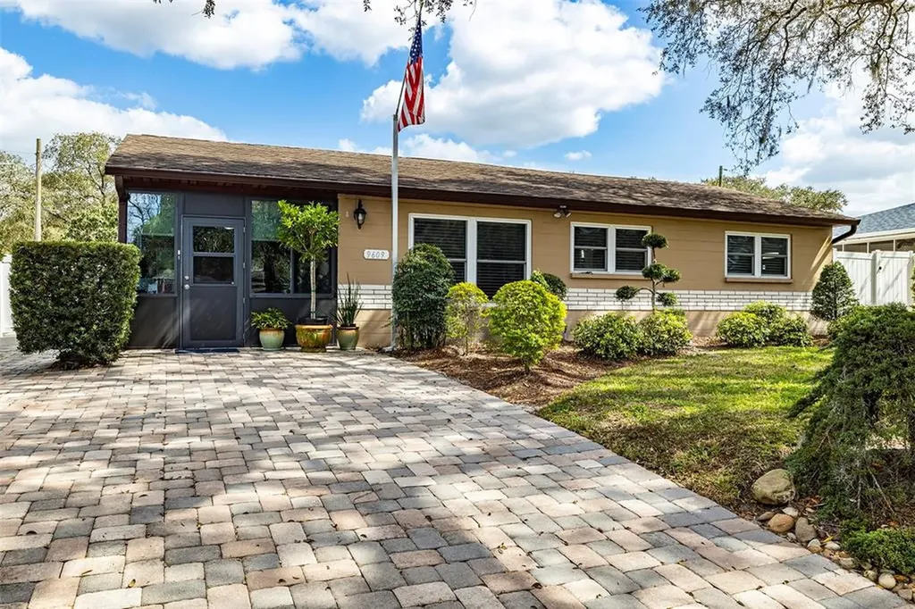 9609 N Newport Avenue Tampa FL 33612