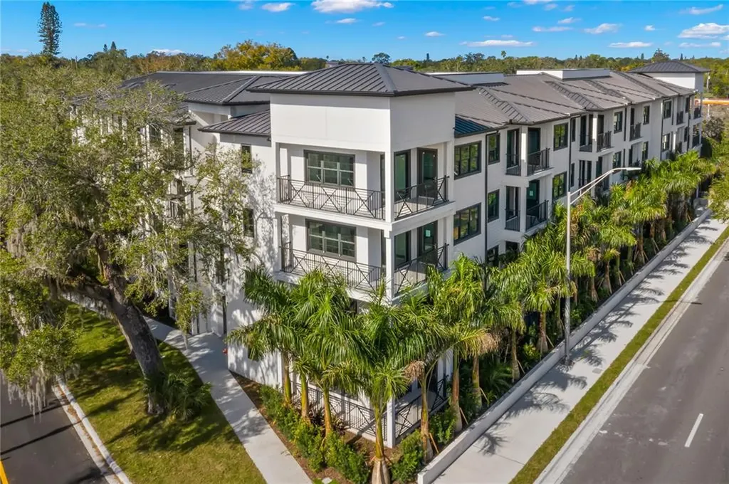 2413 N Tamiami Trail Sarasota FL 34234