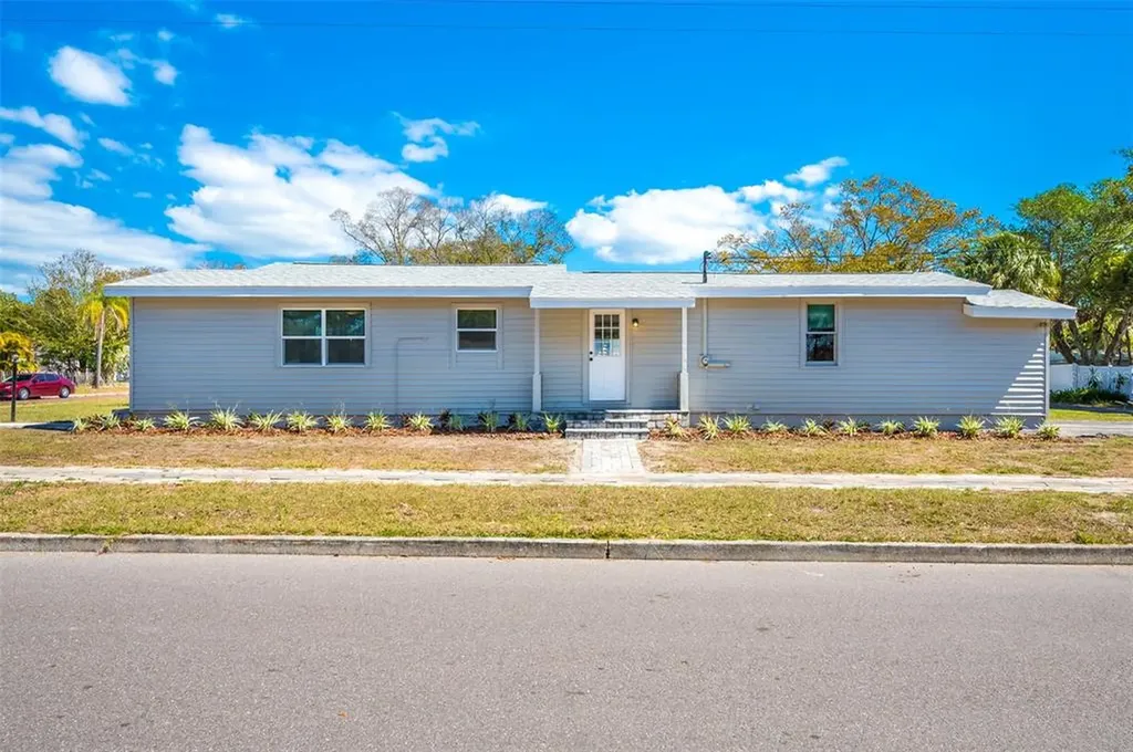 5062 4th Avenue N St Petersburg FL 33710