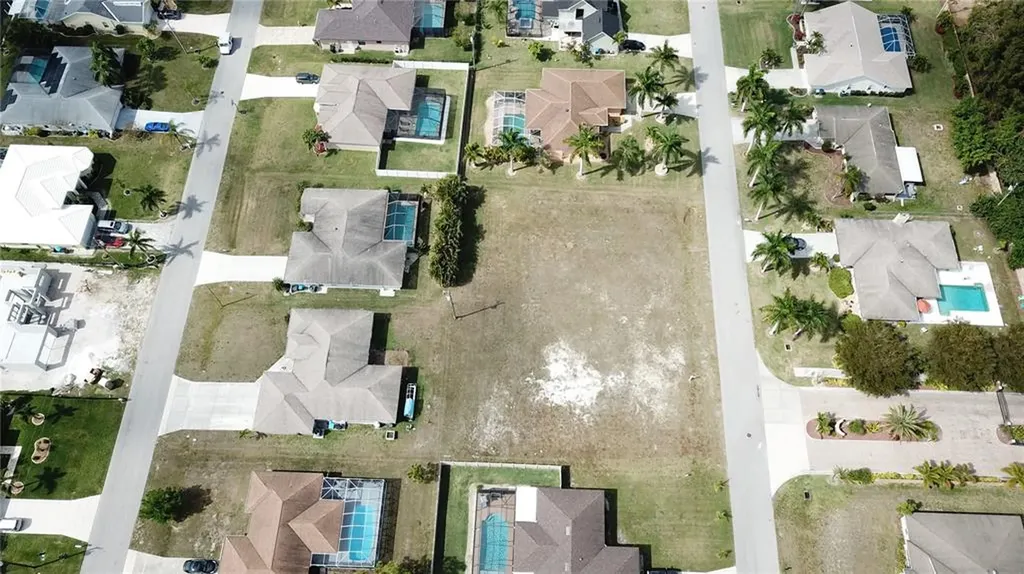 922 SW 22nd Terrace Cape Coral FL 33991