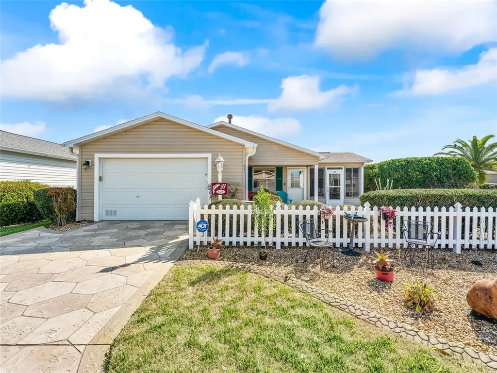 825 Eaglemont Avenue The Villages FL 32162